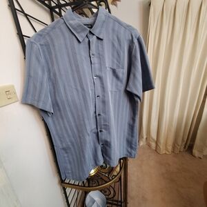 Men's short sleeve dress shirt by Van Heusen. Size 15-15 1/2